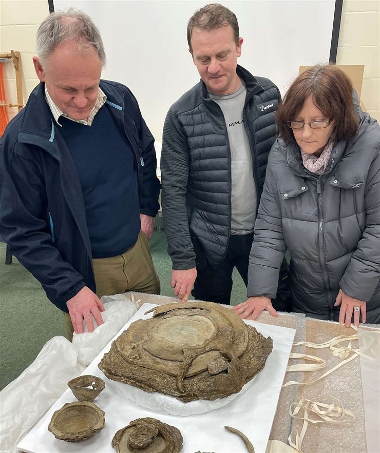 Detectorist in England finds 1,600-year-old Roman pewter utensils